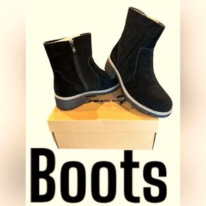 Seven7 Bestie mid calf lug-sole blk boot. Microsuede w/ zip closure. Size 9. NWT